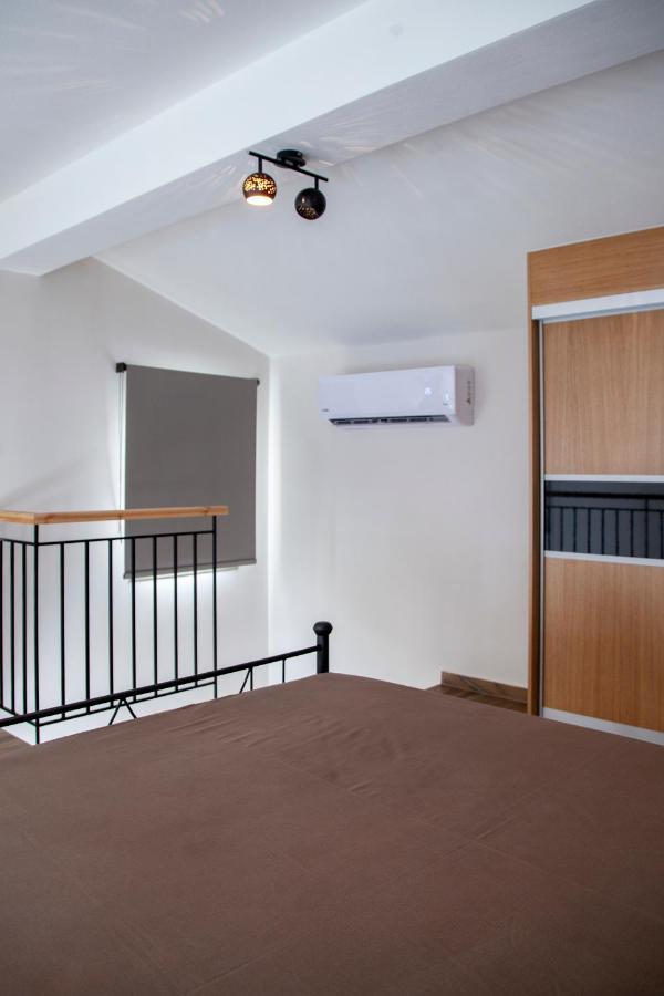 Sivota Apartment